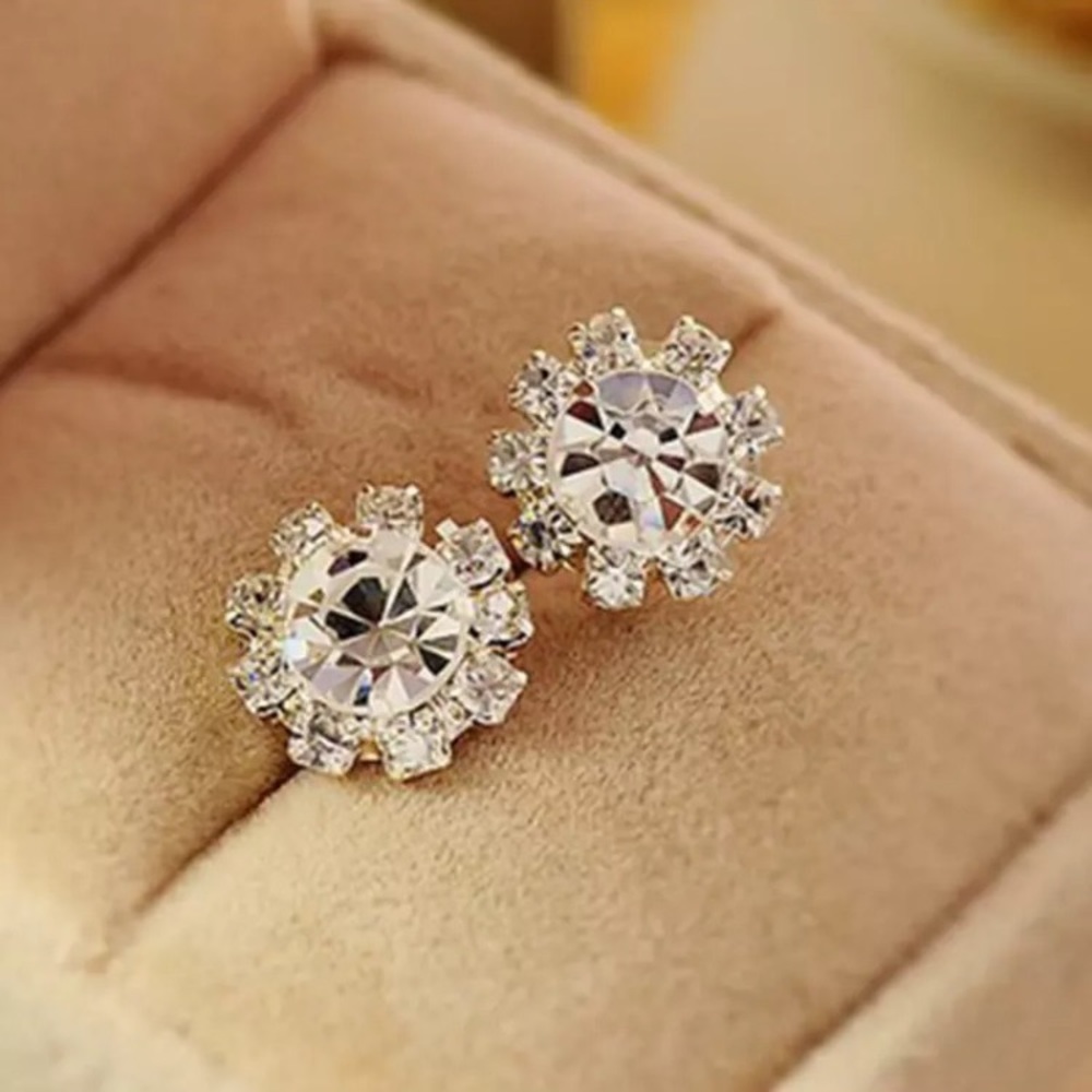 Beautiful Crystal Earrings - Picture 2 of 10